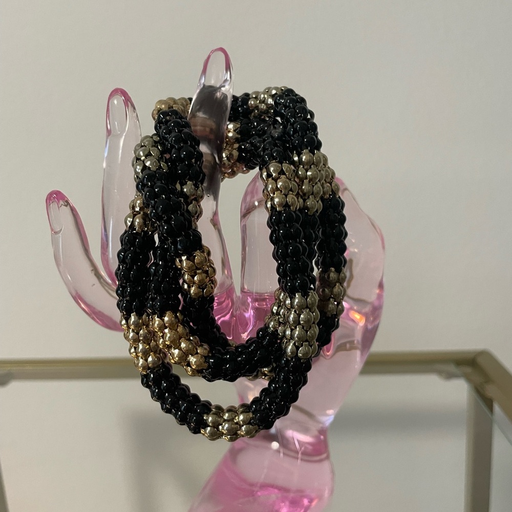 Beautiful!! Vintage Seed Bead Thick
Bracelet 🫶🩷